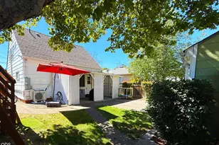 1029 S Holly St, Medford, OR 97501 - Photo 34
