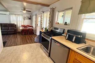 1029 S Holly St, Medford, OR 97501 - Photo 8