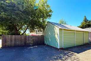 1029 S Holly St, Medford, OR 97501 - Photo 40