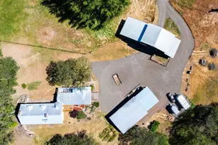 1800 S Obenchain Rd, Eagle Point, OR 97524 - Photo 6