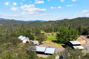 1800 S Obenchain Rd, Eagle Point, OR 97524 - Photo 2