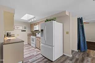 619 Kings Ct, Central Point, OR 97502 - Photo 8