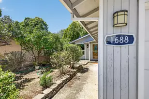 1688 Lillian St, Medford, OR 97501 - Photo 4