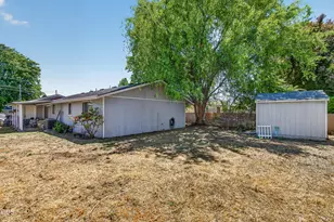 1688 Lillian St, Medford, OR 97501 - Photo 6