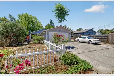 1688 Lillian Street, Medford, OR 97501 - Photo 1