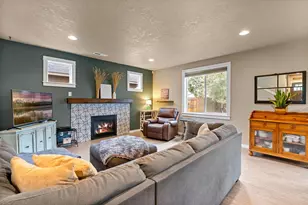 21245 SE Golden Market Ln, Bend, OR 97702 - Photo 12