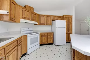 2111 Kings Hwy, Medford, OR 97501 - Photo 8