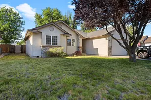 5025 Villa Dr, Klamath Falls, OR 97603 - Photo 1