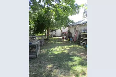 321 Crater Lake Parkway, Klamath Falls, OR 97601 - Photo 8