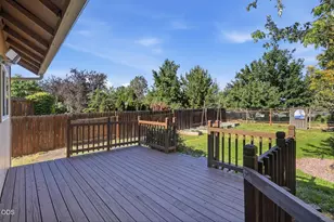 1810 SW 27th St, Redmond, OR 97756 - Photo 38