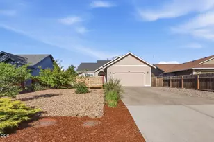 1810 SW 27th St, Redmond, OR 97756 - Photo 2
