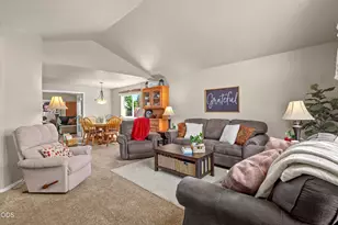 2872 Galaxy Way, Grants Pass, OR 97527 - Photo 4