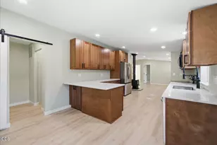 16866 Whittier Dr, Bend, OR 97707 - Photo 12