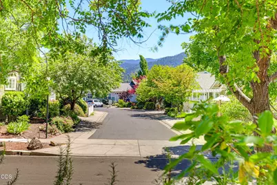 832 Pavilion Place, Ashland, OR 97520 - Photo 22