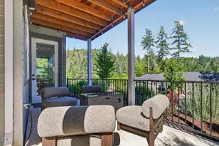 1300 Andrews Pl, Jacksonville, OR 97530 - Photo 40