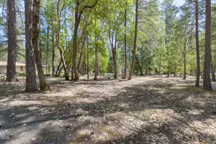 1740 Queens Branch Rd, Rogue River, OR 97537 - Photo 12