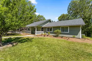 4570 New Hope Rd, Grants Pass, OR 97527 - Photo 1