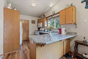 1047 SE Akins Dr, Prineville, OR 97754 - Photo 14