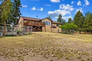 1047 SE Akins Dr, Prineville, OR 97754 - Photo 6