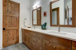 60457 Kangaroo Loop, Bend, OR 97702 - Photo 16
