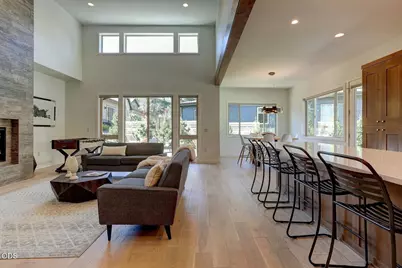 60457 Kangaroo Loop, Bend, OR 97702 - Photo 2