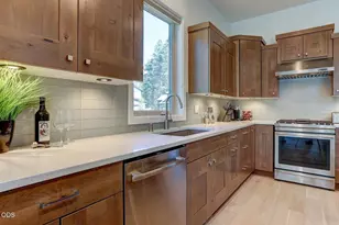 60457 Kangaroo Loop, Bend, OR 97702 - Photo 10