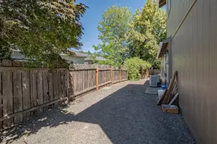 171 Peggy Ln, Talent, OR 97540 - Photo 24