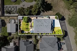 887 Holley Way, Central Point, OR 97502 - Photo 34