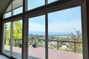 1403 Highcrest Dr, Medford, OR 97504 - Photo 10