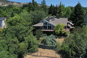 1403 Highcrest Dr, Medford, OR 97504 - Photo 4