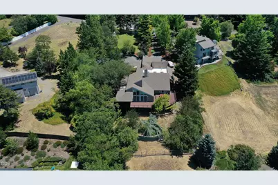 1403 Highcrest Drive, Medford, OR 97504 - Photo 92