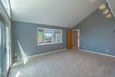 1403 Highcrest Drive, Medford, OR 97504 - Photo 22