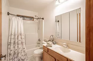 1403 Highcrest Dr, Medford, OR 97504 - Photo 44