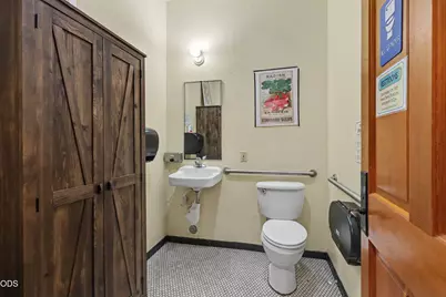 100 E Main Street, Talent, OR 97540 - Photo 24