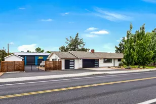 1971 SW 23rd St, Redmond, OR 97756 - Photo 4