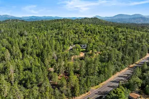 3620 Demaray Dr, Grants Pass, OR 97527 - Photo 4