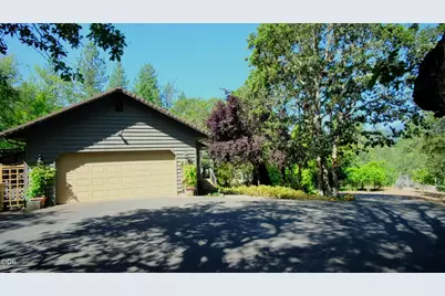 840 Shadow Hills Drive, Grants Pass, OR 97526 - Photo 8