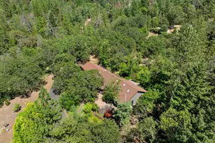 840 Shadow Hills Dr, Grants Pass, OR 97526 - Photo 8