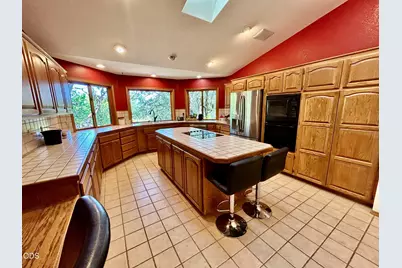 840 Shadow Hills Drive, Grants Pass, OR 97526 - Photo 18