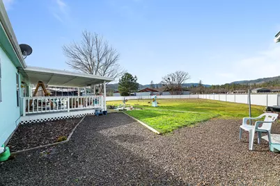 104 Hart Circle, Shady Cove, OR 97539 - Photo 4