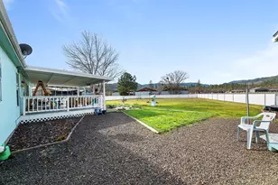 104 Hart Cir, Shady Cove, OR 97539 - Photo 4