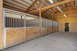24605 Dodds Rd, Bend, OR 97701 - Photo 50