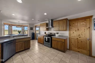 24605 Dodds Road, Bend, OR 97701 - Photo 14