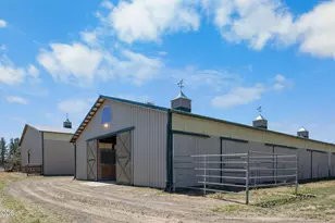 24605 Dodds Rd, Bend, OR 97701 - Photo 48