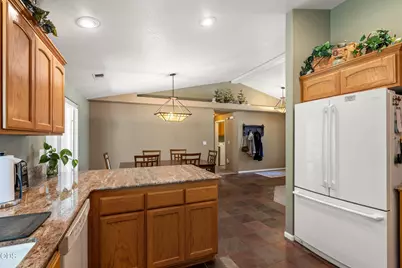 1443 Elaine Way, Medford, OR 97501 - Photo 12