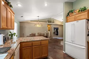 1443 Elaine Way, Medford, OR 97501 - Photo 12