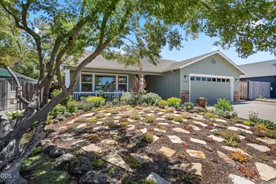 1443 Elaine Way, Medford, OR 97501 - Photo 2