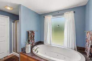 1443 Elaine Way, Medford, OR 97501 - Photo 22