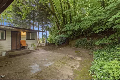 7339 S Corbett Avenue, Portland, OR 97219 - Photo 24