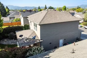 711 Isherwood Dr, Central Point, OR 97502 - Photo 50